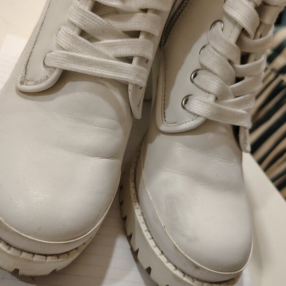 White Leather Boots Steve Madden size 7 - Picture 2 of 4